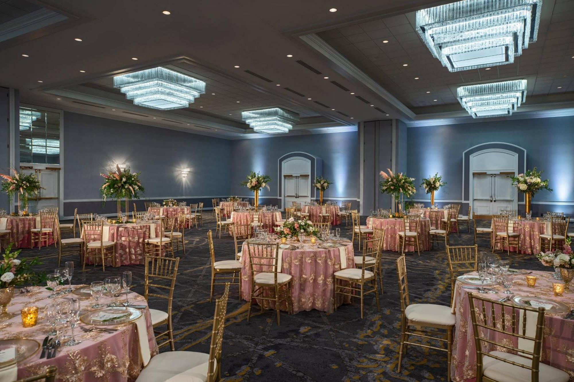 Renaissance Columbus Downtown Hotel Bagian luar foto