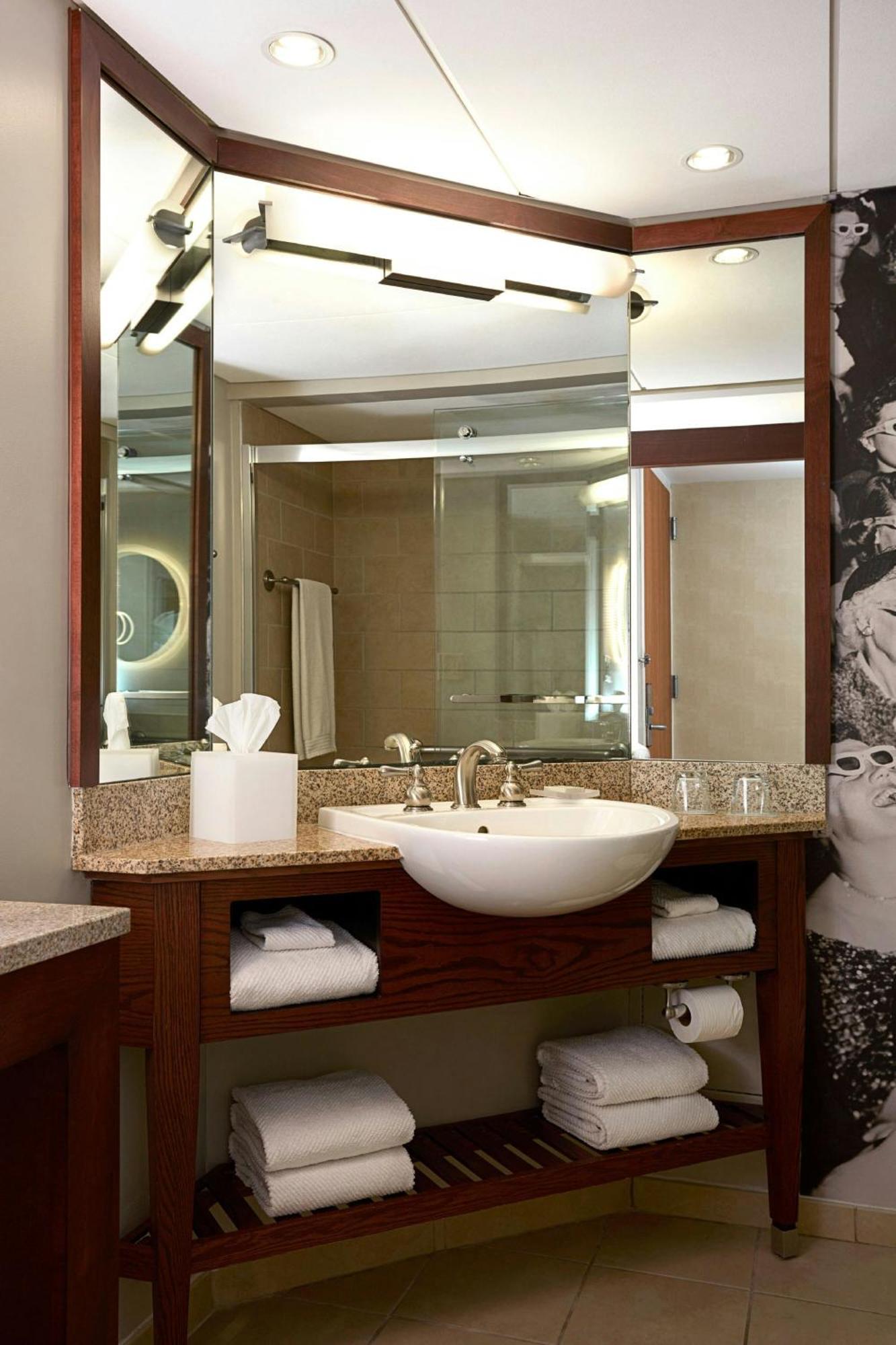 Renaissance Columbus Downtown Hotel Bagian luar foto