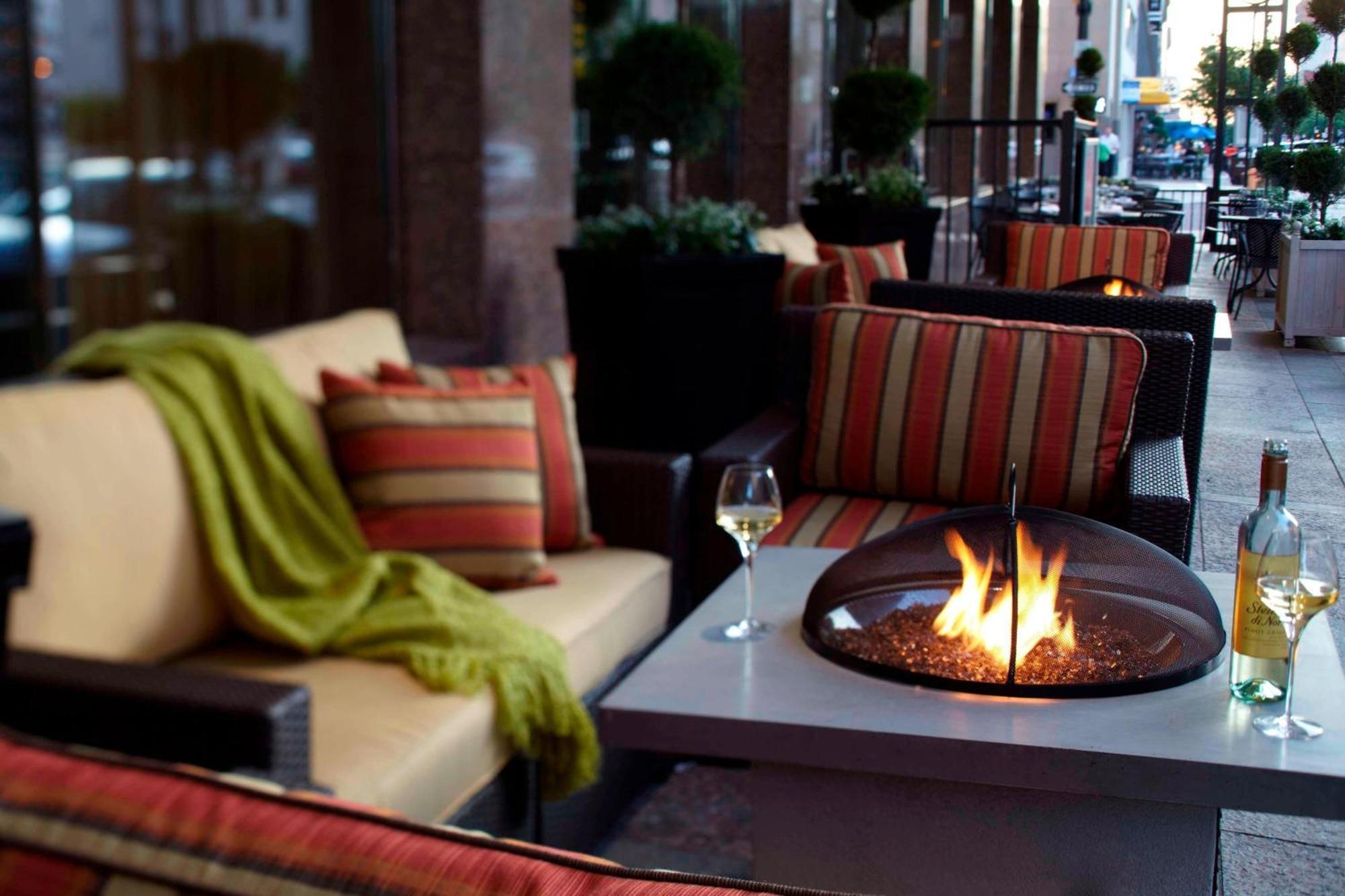 Renaissance Columbus Downtown Hotel Bagian luar foto